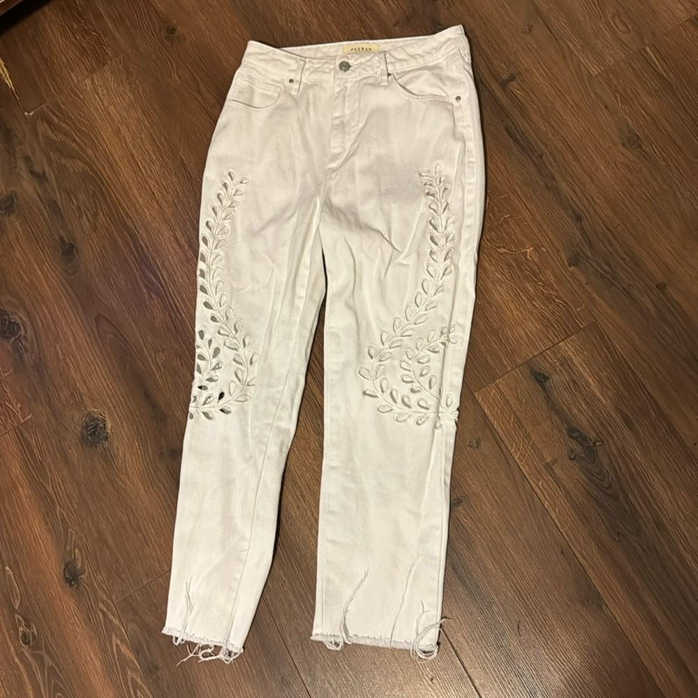 White mom Jean with detail